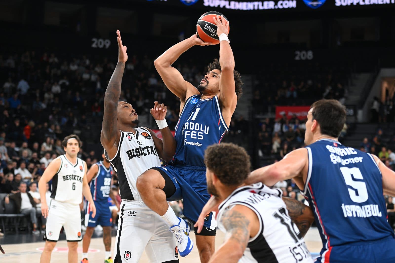 EuroLeague Türk Derbisinde Kazanan Anadolu Efes: 89-80 Beşiktaş